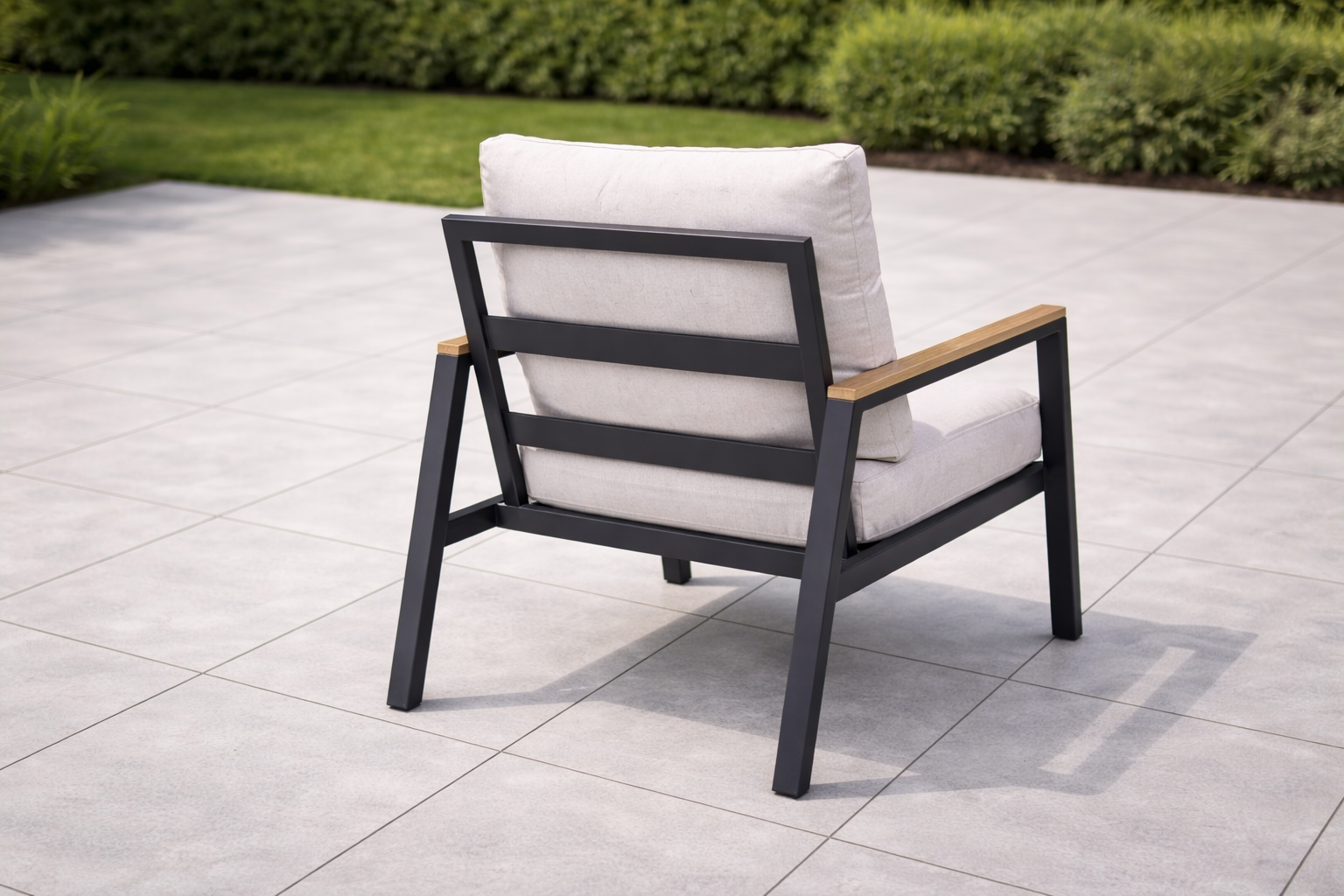 Arden 4 Seat Round Dining Set – Aluminium Garden Furniture - Image 4