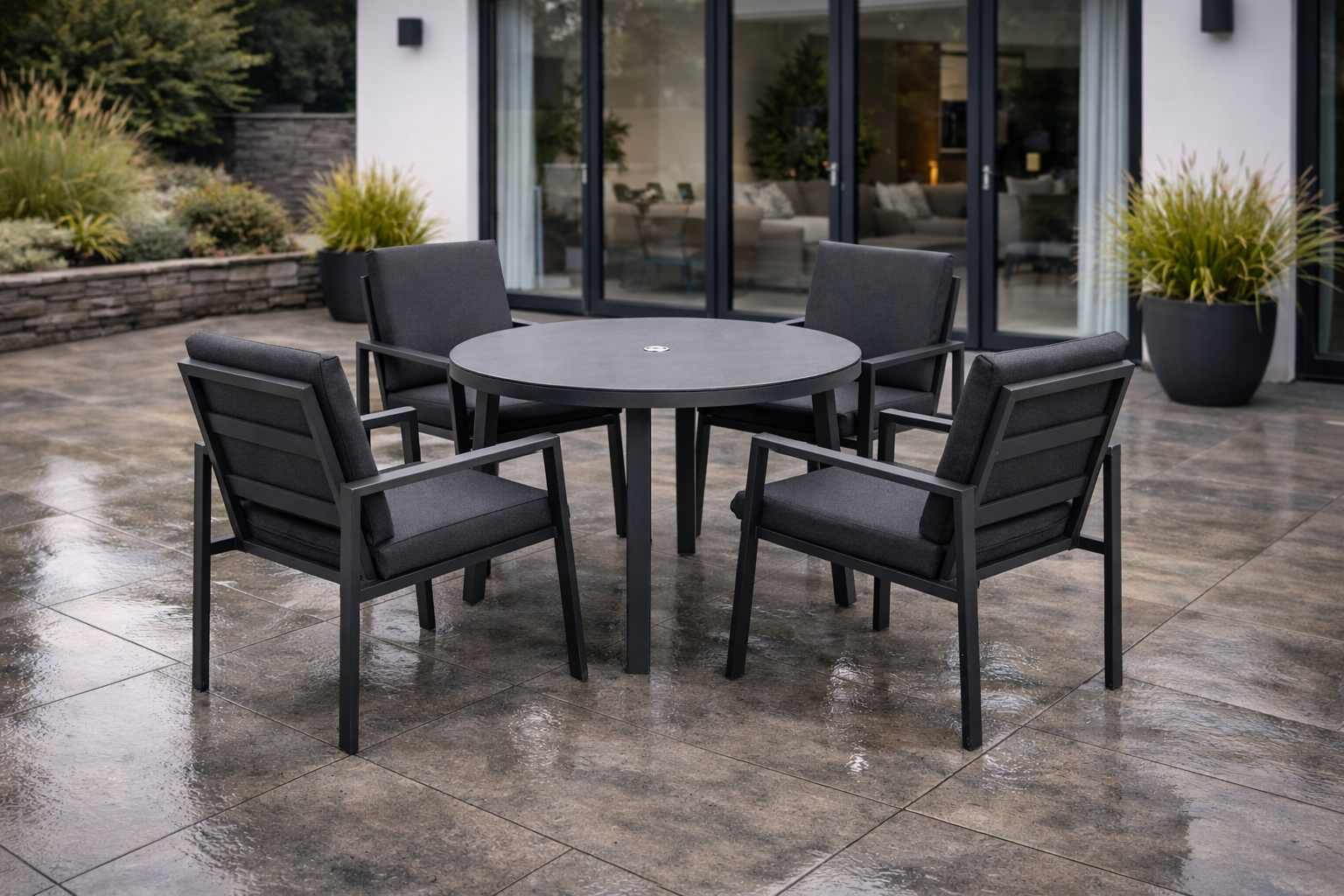 Vanta 4 Seat Round Dining Set